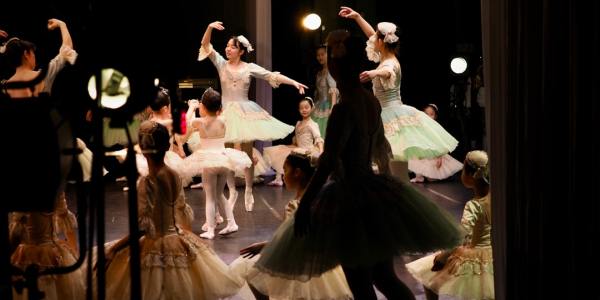 Mastering the Art of Advanced Swing Dance: Techniques and Tips for 2024