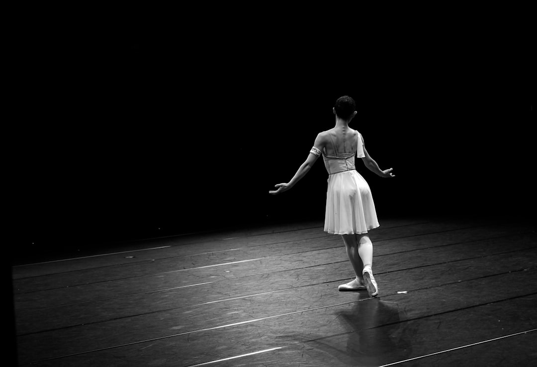 What to Wear Swing Dancing: A Beginner's Guide to Comfort, Style, and Social Grace