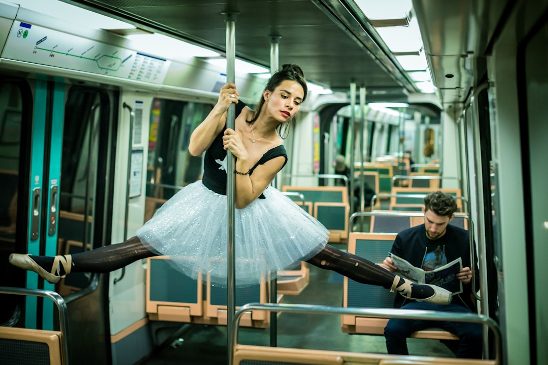 Jazz Dance 101: The Non-Negotiable Warm-Up & Cool-Down Guide for Beginners