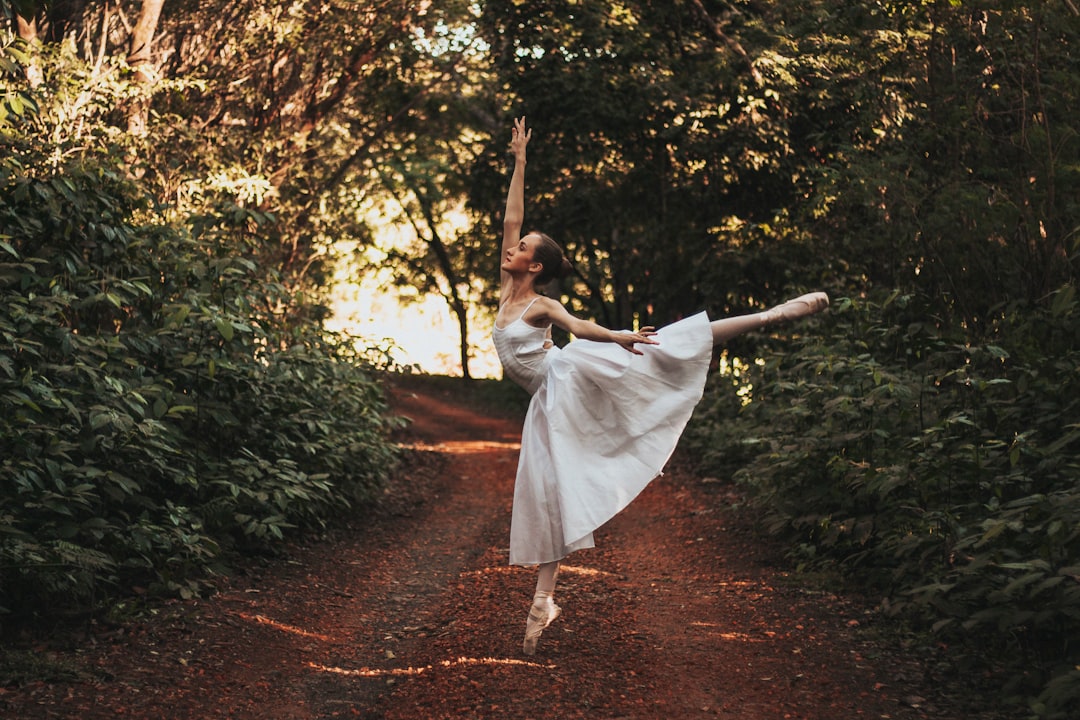 The Dancer's Laboratory: Unlock Creativity and Technique Through Improvisation